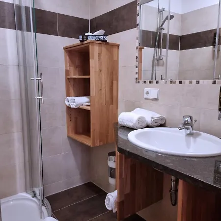 Karnischer Hof فندق