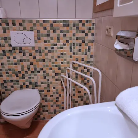 Karnischer Hof فندق