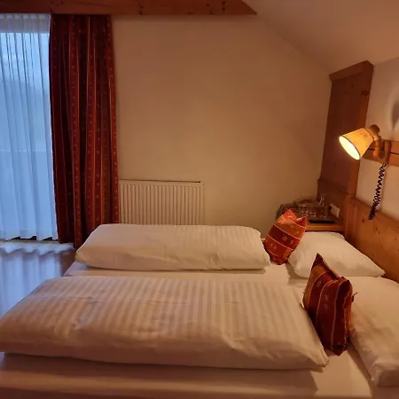 Otel Karnischer Hof Sankt Stefan an der Gail