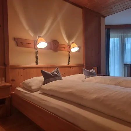 Hotel Karnischer Hof 3*