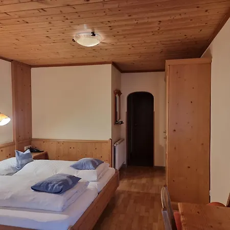 Karnischer Hof Hotel 3*